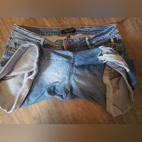 Judy Blue distressed shorts size 3XL - Picture 3 of 4